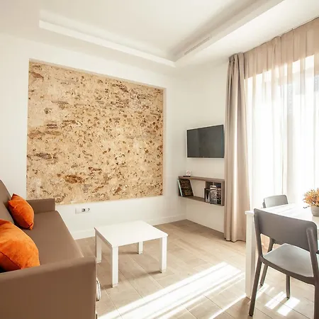 Maier Apartment *
